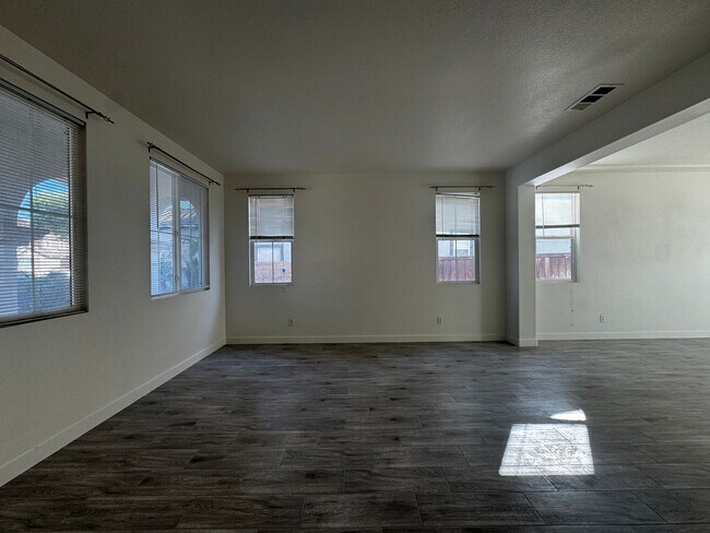 Photo - Spacious 5 bedroom with 3 car garage for rent