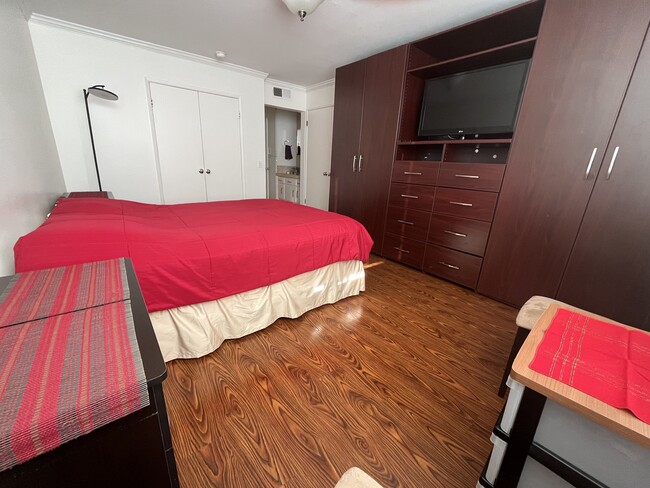 Photo - 10747 Wilshire Blvd Unit 804