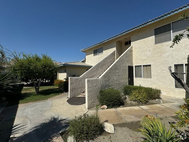 Building Photo - COMING SOON!! 2 Bedroom 2 Bathroom UPSTAIR... Unit 04 Rental