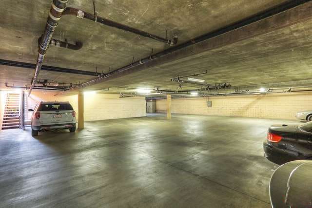 Photo - 1144-15-8 Rosedale Ave Unit 8