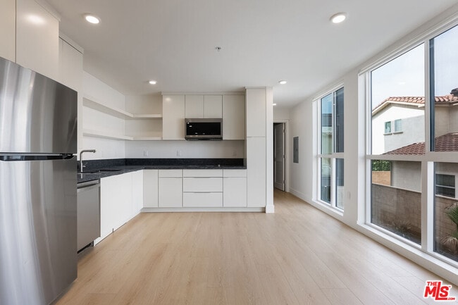 Photo - 8561 Belmont St Unit 3