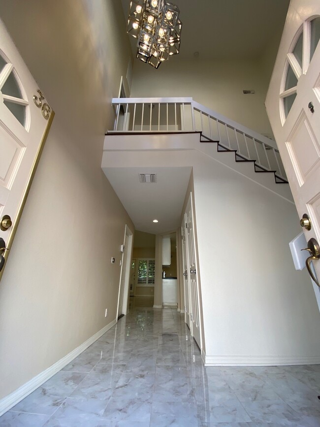 Photo - 5200 White Oak Ave