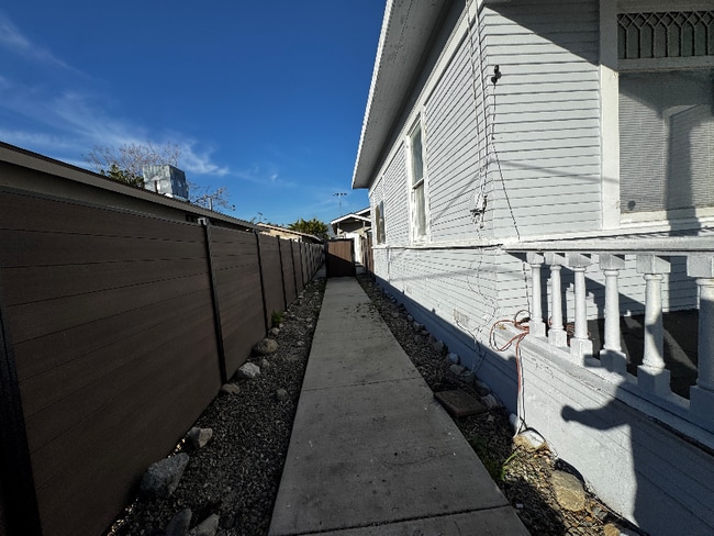 Photo - 1486 W 7th St