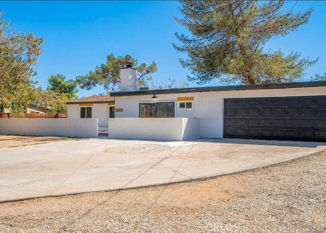 Building Photo - 14639 Lilac St Unit 1