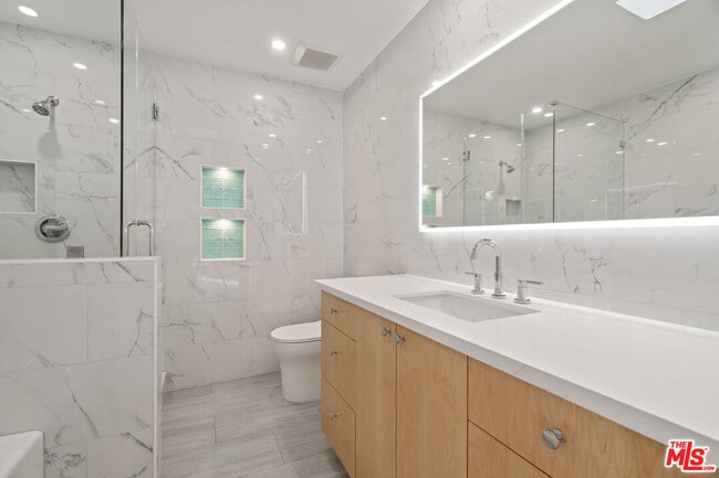 Photo - 2541 Stoner Ave Unit 3