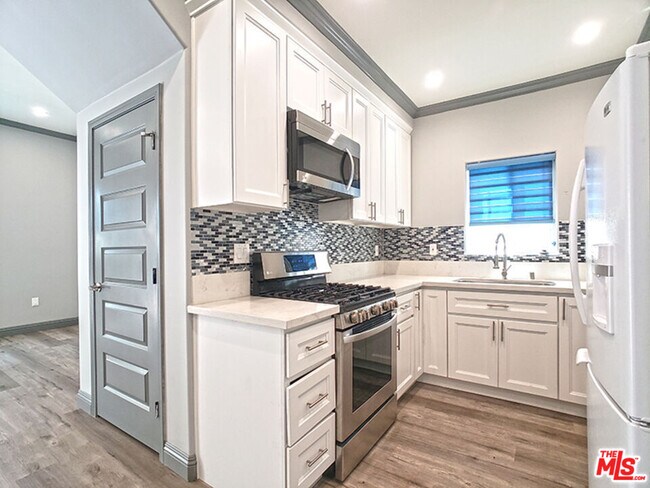 Photo - 413 N Harvard Blvd Unit 413