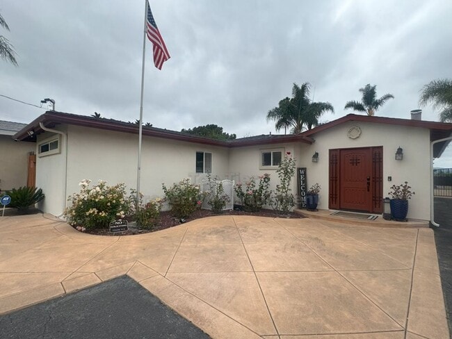 Beautiful Vista Home 3 bed / 3 bath / 1957... - Beautiful Vista Home 3 bed / 3 bath / 1957...