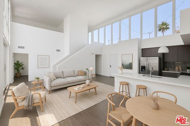 Photo - 5750 Hollywood Blvd Unit 735