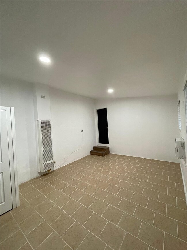 Photo - 369 E Avenue R4