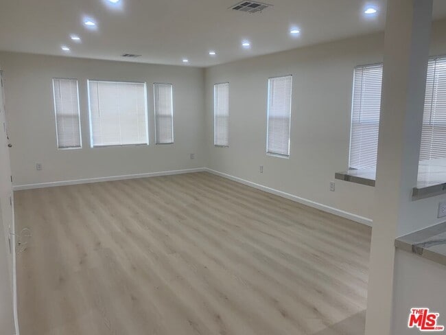 Photo - 1258 N Detroit St Unit 1258