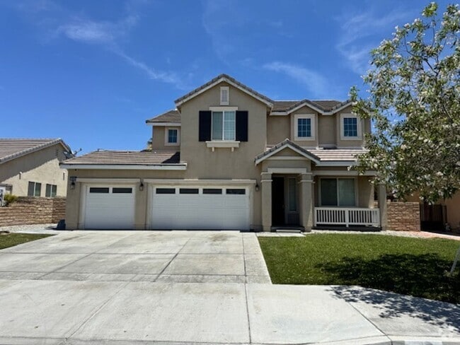 Building Photo - Gorgeous Westside 5 + 3 With Solar - $3700 Rental