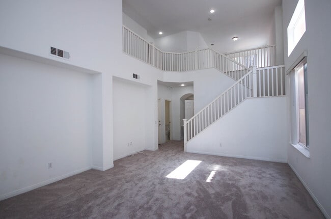 Photo - 2911 Spruce Ct