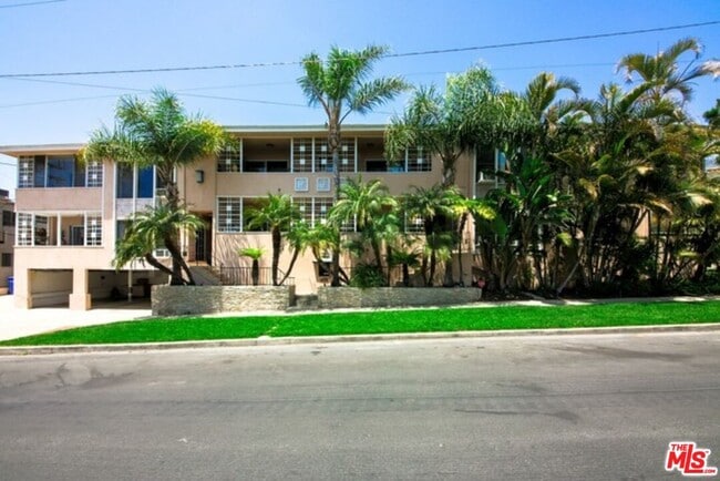 Photo - 10561 Missouri Ave Condo Unit 1