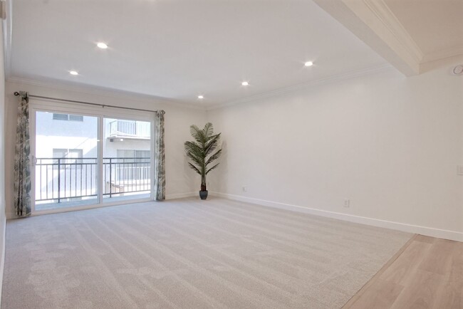 Photo - 5460 White Oak Ave Unit G217