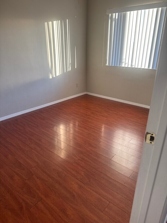 Photo - 1145 E Wilson Ave Unit 1