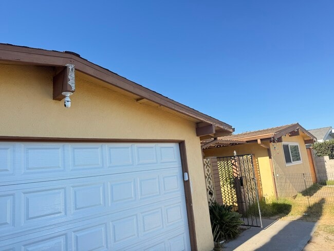 Building Photo - 7791 Eileen St Rental