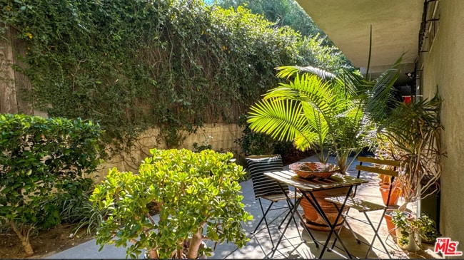 Photo - 532 N Rossmore Ave