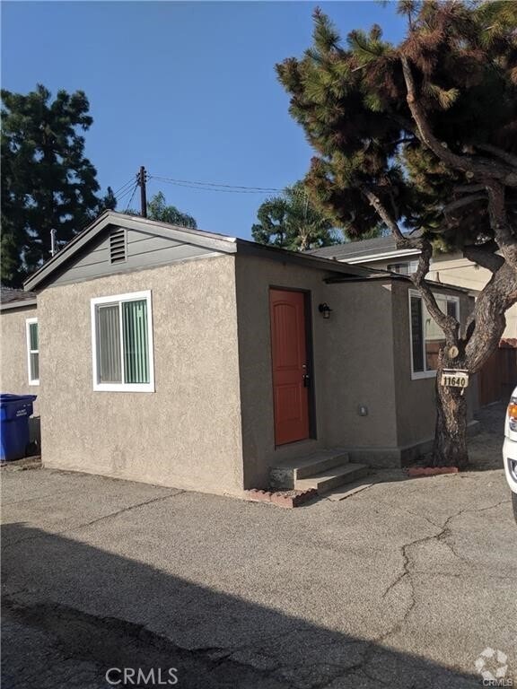 Building Photo - 11640 Coldbrook Ave Rental