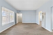 Photo - 2010 Pine Ave Unit 06