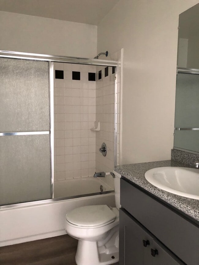 Photo - 5526 Carlton Way Unit 302