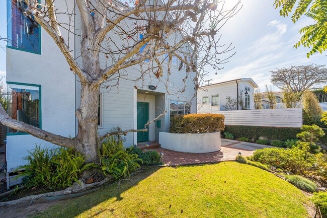 Photo - Warm & Inviting Manhattan Beach Rental Home!