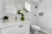Photo - 11956 Vanowen St