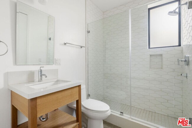 Photo - 1411 Roca Ln