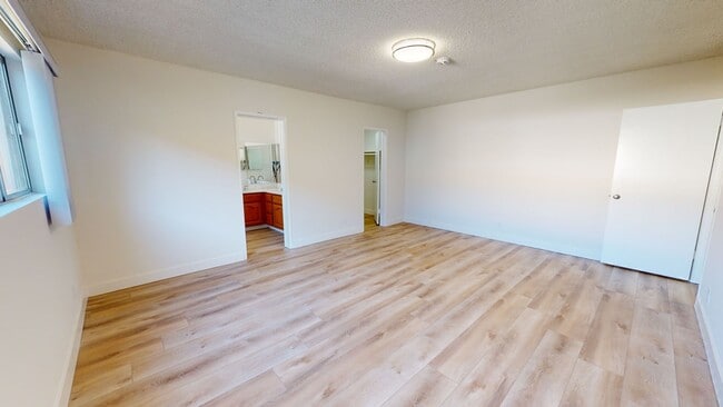 Photo - Encino Towers