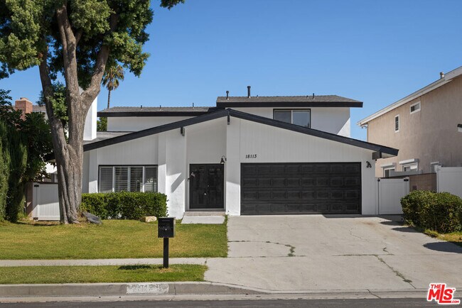 Photo - 18113 Bromley St