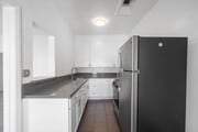 1BR, 1BA - 700SF - Kitchen - Manhattan Place Apartments