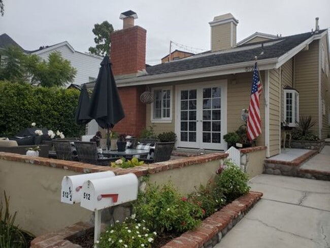 Building Photo - 512 Poinsettia Ave Unit 2
