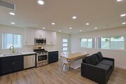 Photo - 1422 W 29th St