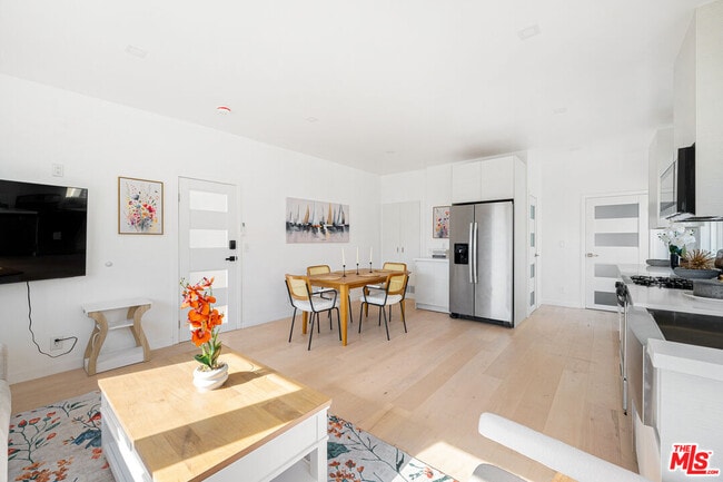 Photo - 117 W Channel Rd Unit 117