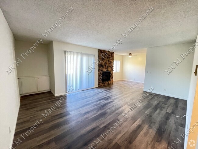Building Photo - 13956 Vanowen St Rental
