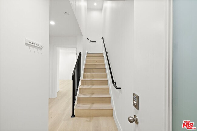 Photo - 5651 Case Ave Unit 2