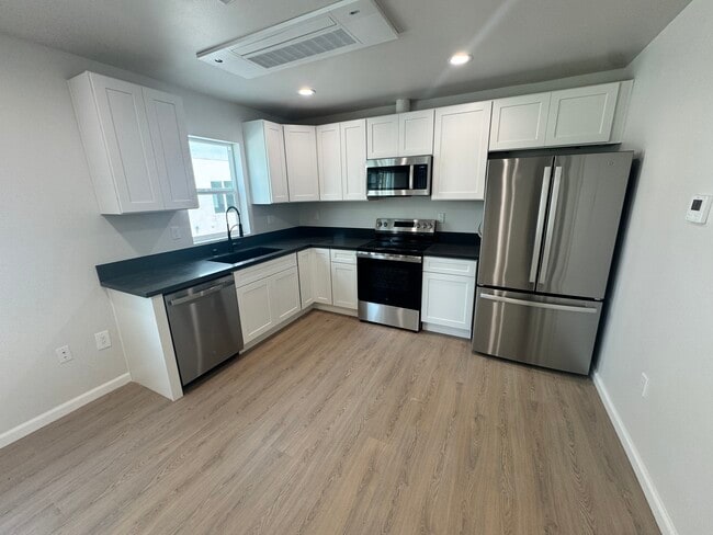Photo - 1020 N Pioneer Ave