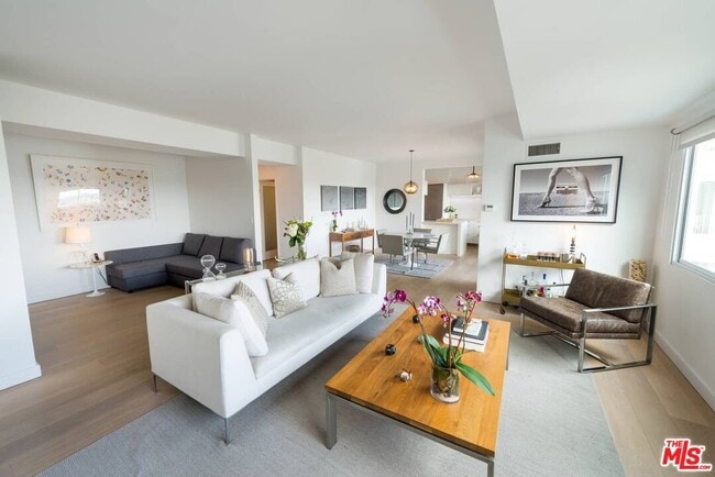 Photo - 838 N Doheny Dr Unit 807