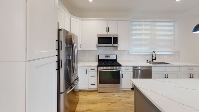 Photo - 1021 S Hayworth Ave Unit 1021 1/2