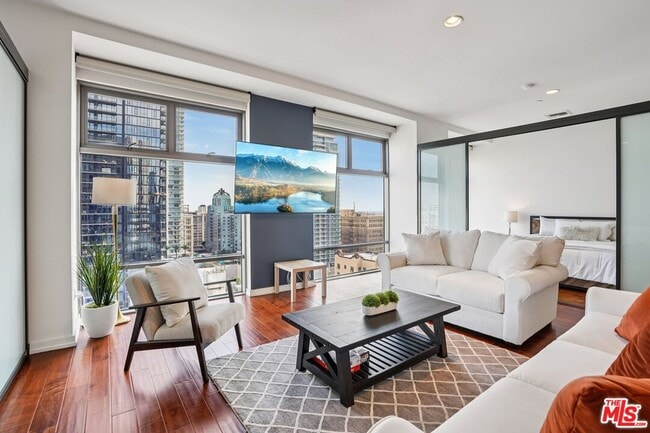 Building Photo - 801 S Grand Ave Unit 1310