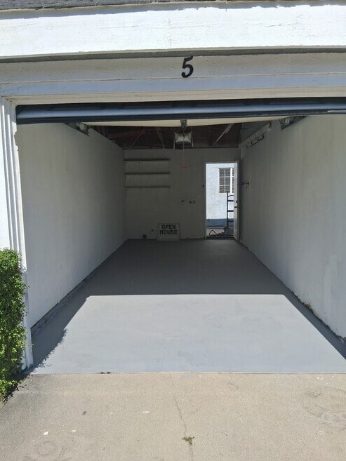 Photo - 115 E Cedar St