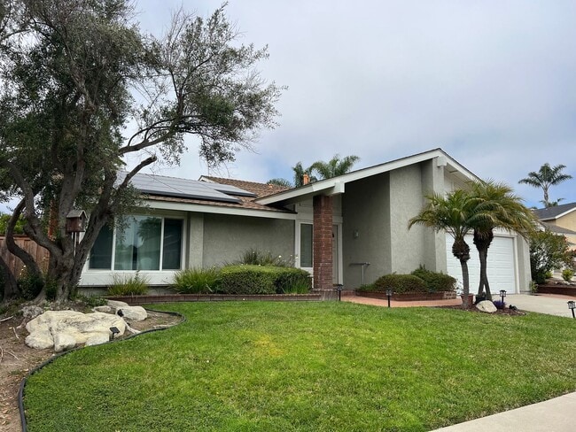 Beautiful Single Story 4b 2b Family Home - Beautiful Single Story 4b 2b Family Home