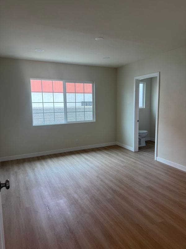 Photo - 105 S Roosevelt Ave