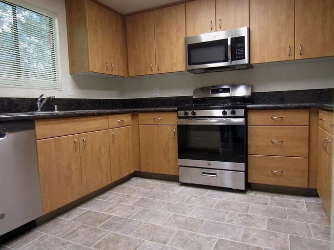 Photo - "Charming 1-Bedroom Retreat with Spacious 900 Sq Ft Living in Glendora!"