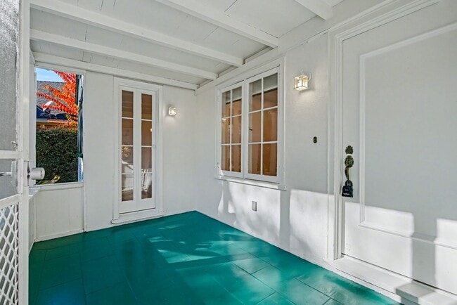 Photo - Charming 2-Bedroom Back House in Prime Pasadena Location