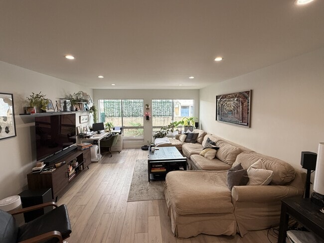 Photo - 2318 Fox Hills Dr Unit 103