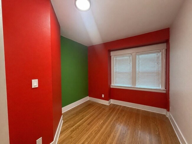 Photo - 244 W 49th