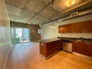 Photo - 645 W 9th St
