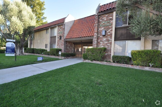 Building Photo - 24411 Newhall Ave Unit 210 Rental