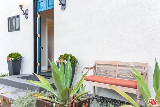 Photo - 9016 Dicks St