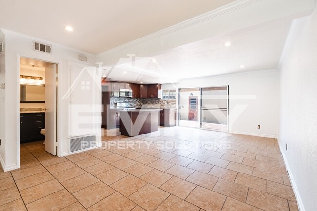 Photo - 9781 Karmont Ave